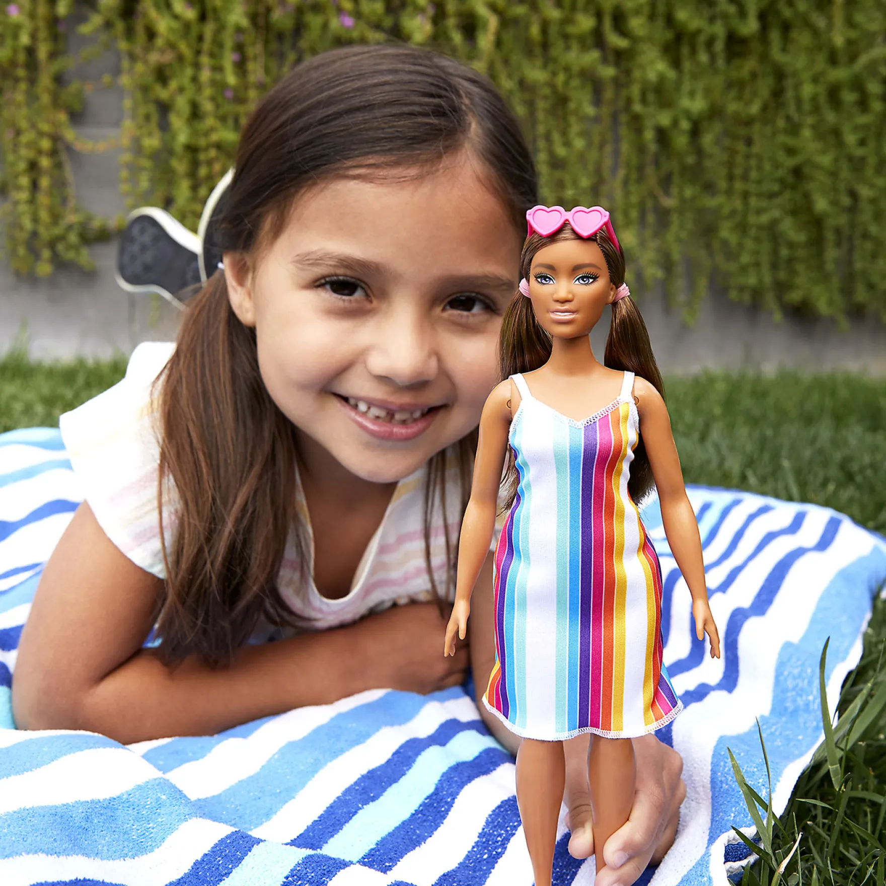 Barbie Loves The Ocean Regenboogkleed