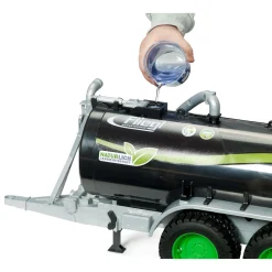 Bruder Fliegl aanhanger met vat en injectie