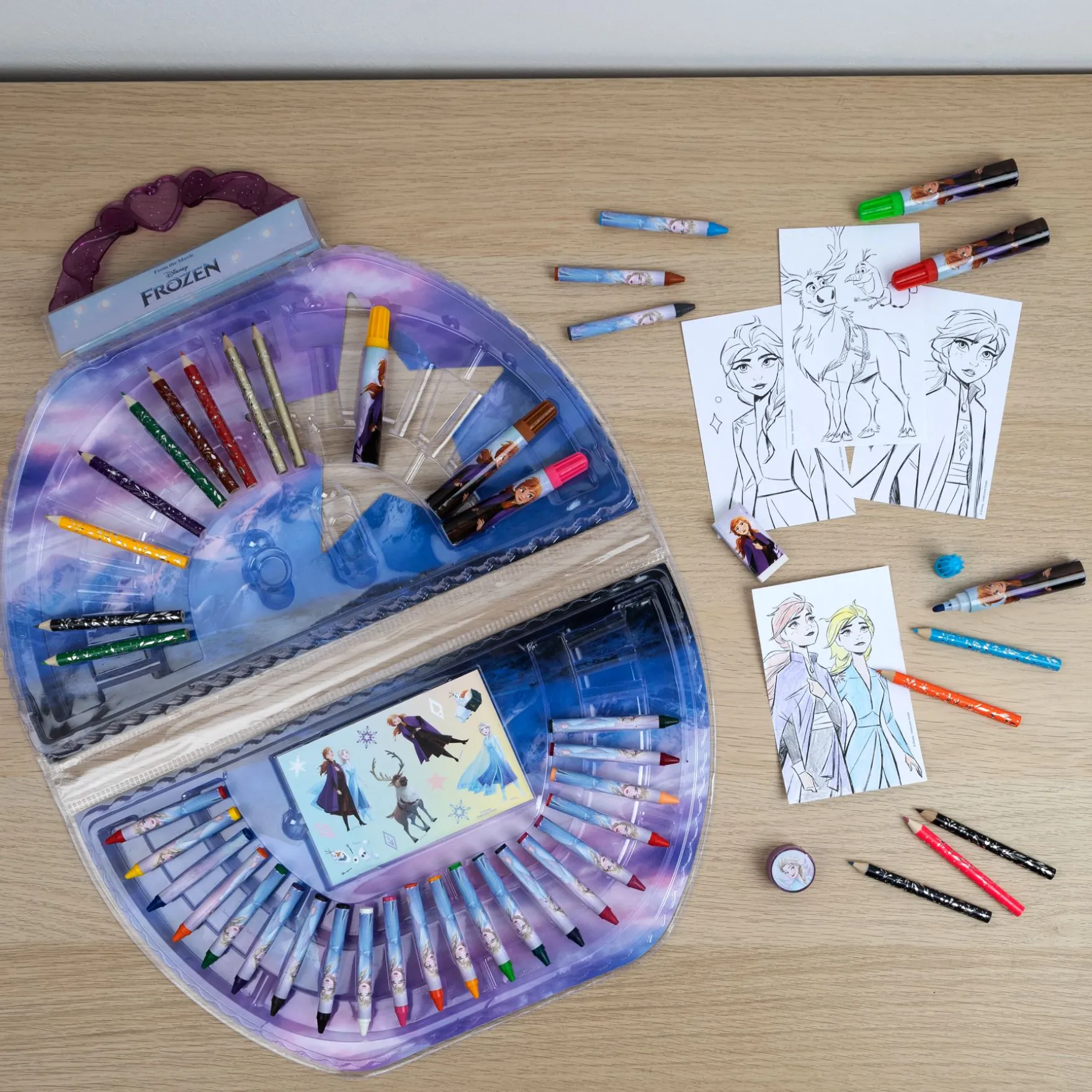 Frozen Kleurkoffer 51-delig
