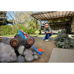 Hot Wheels monster tr. rc tiger shark climber