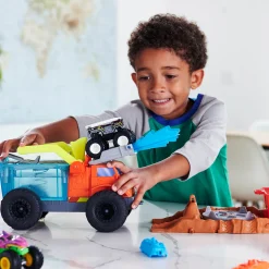 Hot Wheels Monster Trucks Fire Crash Challenge