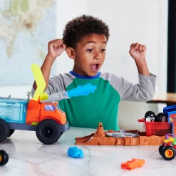 Hot Wheels Monster Trucks Fire Crash Challenge