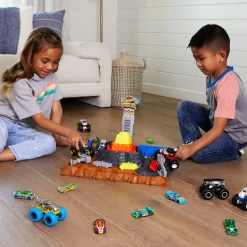 Hot Wheels Monster Trucks Arena Smashers Main Event