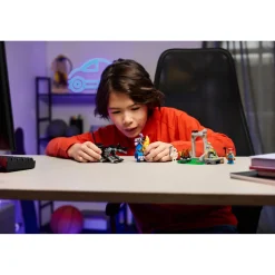 LEGO 77075 Fortnite Peely en Sparkplugs Kamp