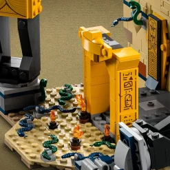 LEGO 77013 Indiana Jones Ontsnapping uit de  verborgen tombe