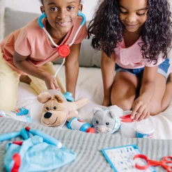 Melissa & Doug  Examine & Treat Pet Vet Play Set