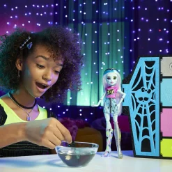 Monster High Skulltimates Secrets 1 Frankie Stein