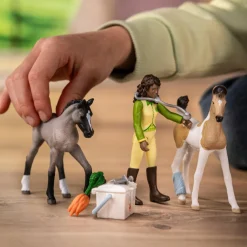 Schleich 42777 Sarah's First Aid Kit