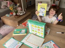 Schooltje Spelen Met Schoolbel Zwijsen