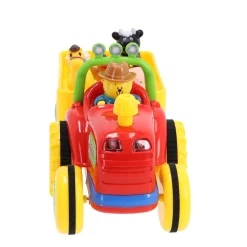 Tractor met dieren op aanhanger met geluid