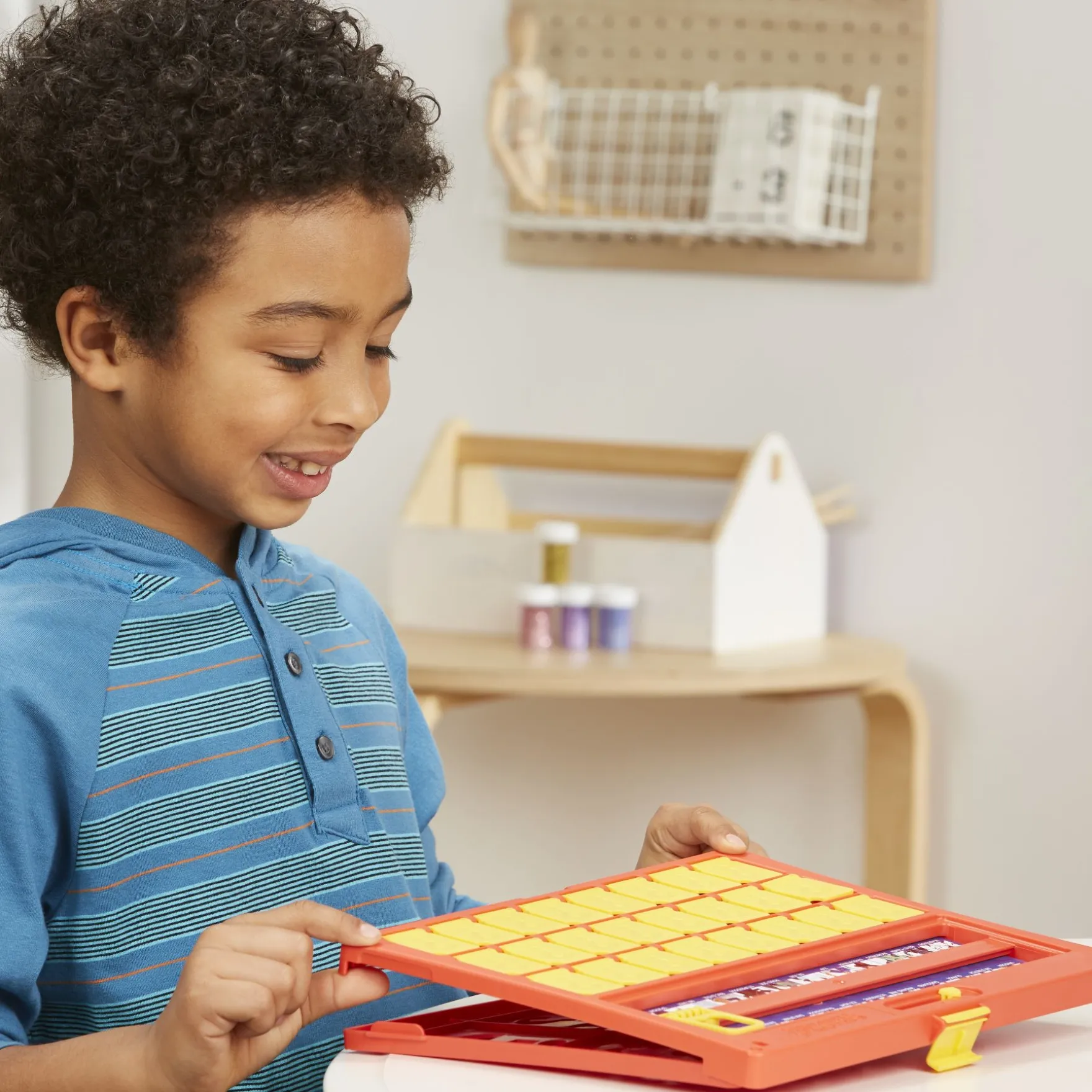 Wie Is Het? - Kinderspel